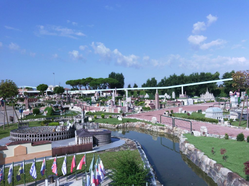 parchi divertimento riviera romagnola