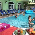Residence a rimini con piscina